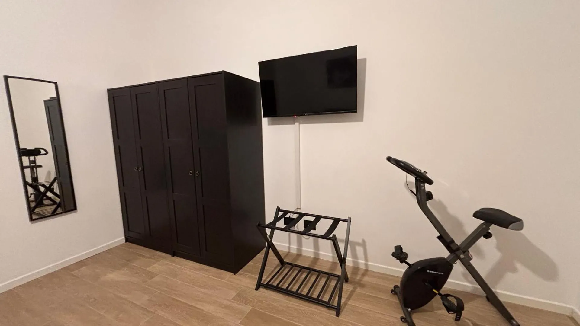B&B Certosa Fiera Milan Italy